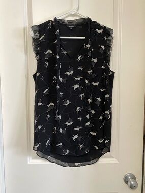 RW&CO. Black Sleeveless Tie-Neck Floral Print Blouse